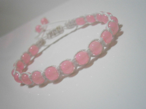 Bílo-růžový náramek (shamballa/macramé) — foto 3
