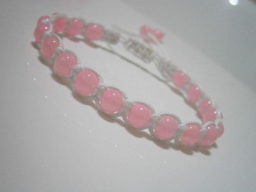 Bílo-růžový náramek (shamballa/macramé) — foto 4