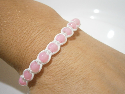 Bílo-růžový náramek (shamballa/macramé) — foto 6
