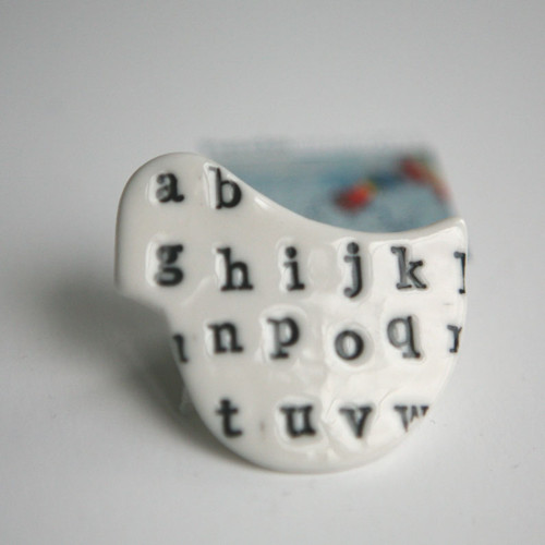 Messinger Black (porcelánová brož) — foto 2