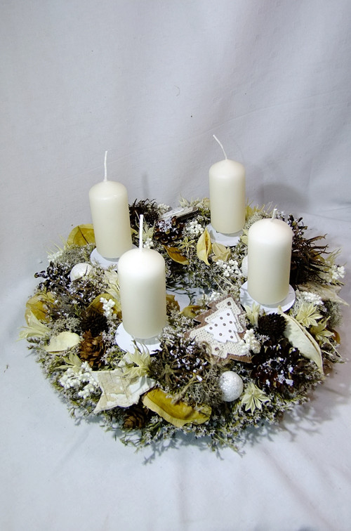 Adventní věneček v krémové — foto 5