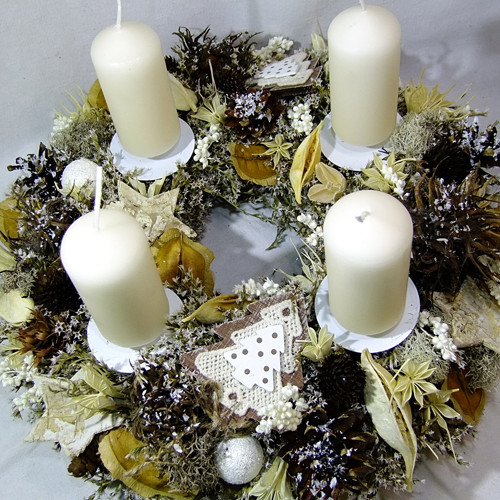 Adventní věneček v krémové — foto 6