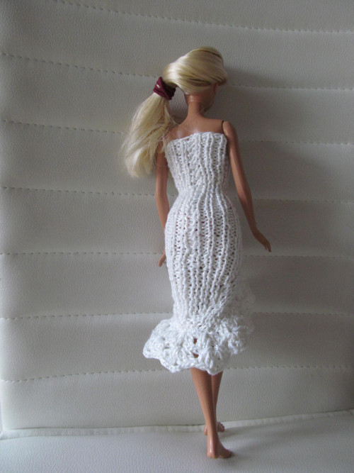 Elegantní šaty pro Barbie — foto 4