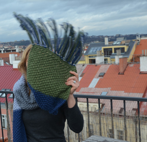 Dlouhá šála s třásněmi — foto 4