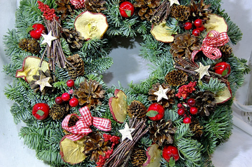 Vánoční věnec na dveře - Tradičně — foto 5