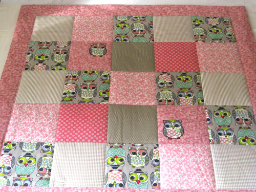 PATCHWORK dětská deka s aplikacemi soviček — foto 4