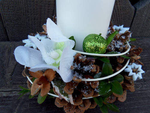 Adventní svícen bílo-zelený — foto 2