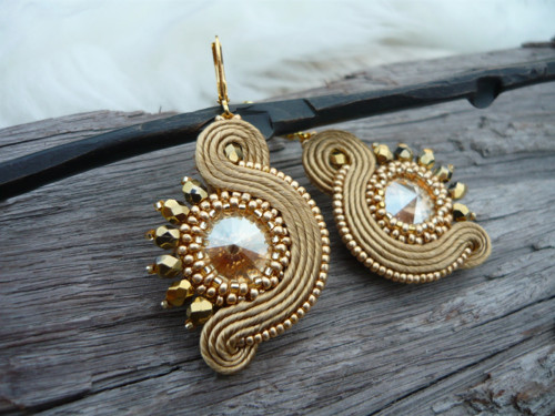 Sutaškové náušnice Luxury Gold sun — foto 2