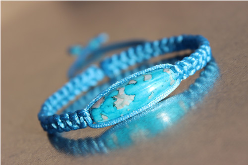 Simple Elegance.. Saténový náramek macramé — foto 3