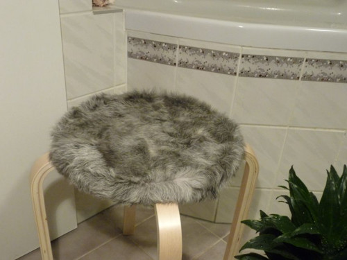 Kožešinová taburetka Winter style — foto 3