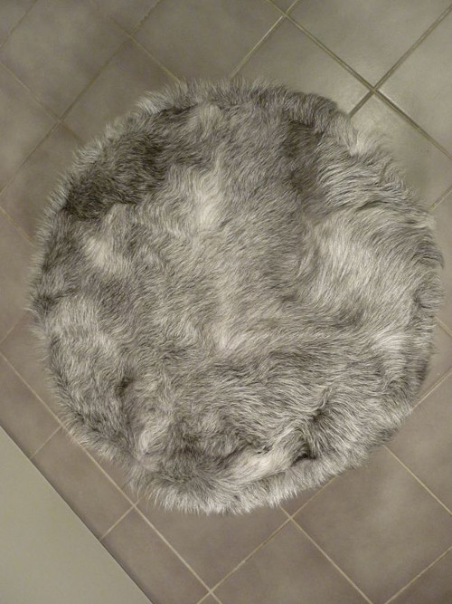 Kožešinová taburetka Winter style — foto 4