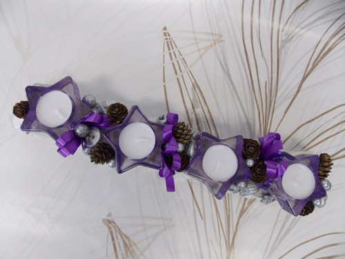 Fialová adventní lišta — foto 2