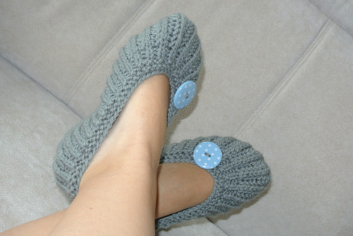 Šedé ťapky s knoflíkem — foto 5