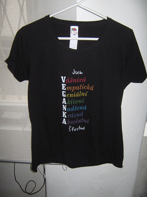 Tričko Veganka - černé — foto 2