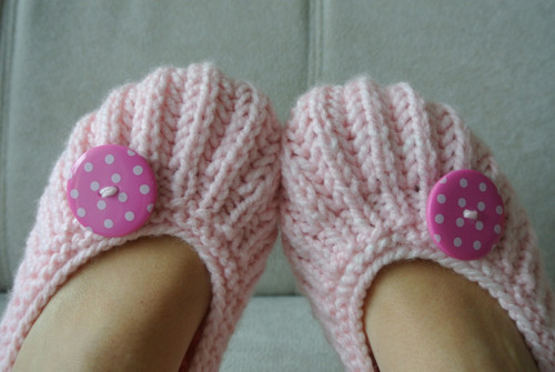 Růžové ťapky s knoflíkem — foto 2