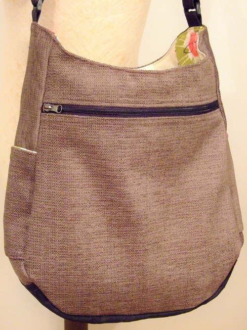 Hnědá neutral s květy — foto 2