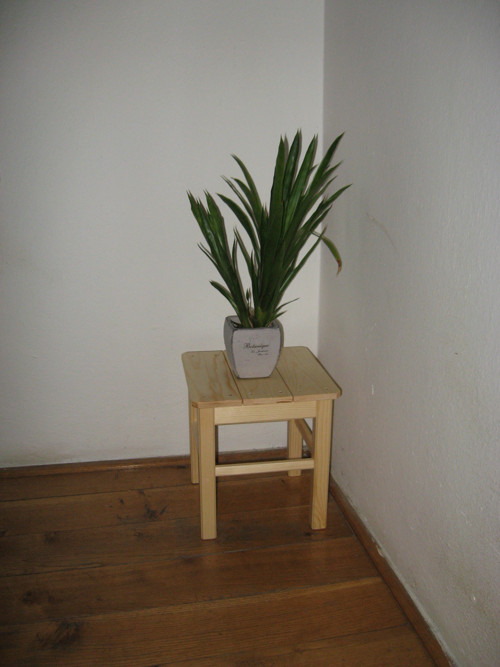 Stolička pod květináč — foto 3
