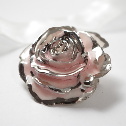 Porcelánová brož " růže " — foto 2