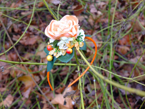 Čelenka s oranžovou růží — foto 3