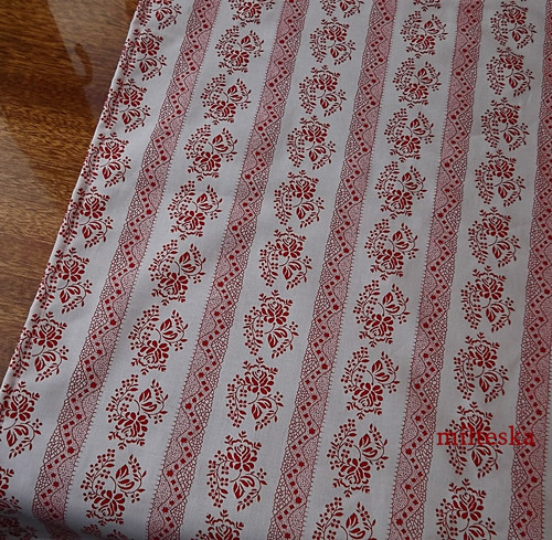Středový ubrus-červenobílý — foto 2