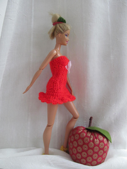 Červené šatičky pro Barbie — foto 3