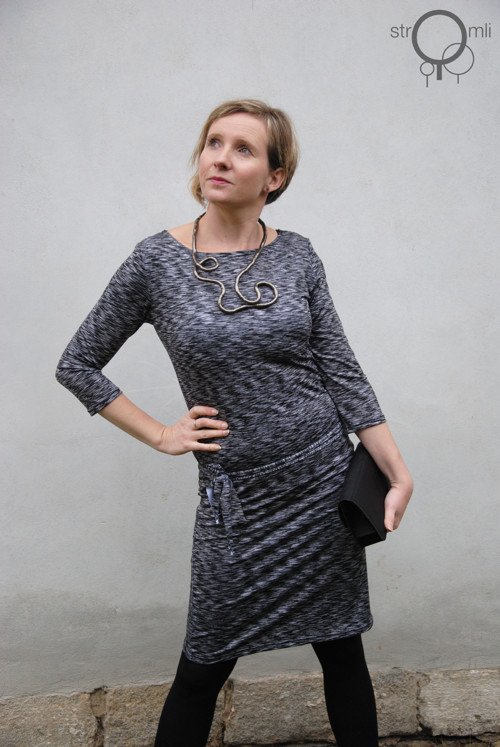 Žíhané šaty, vel. XL — foto 2