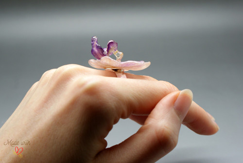 Opravdová mini orchidej v pryskyřici — foto 4