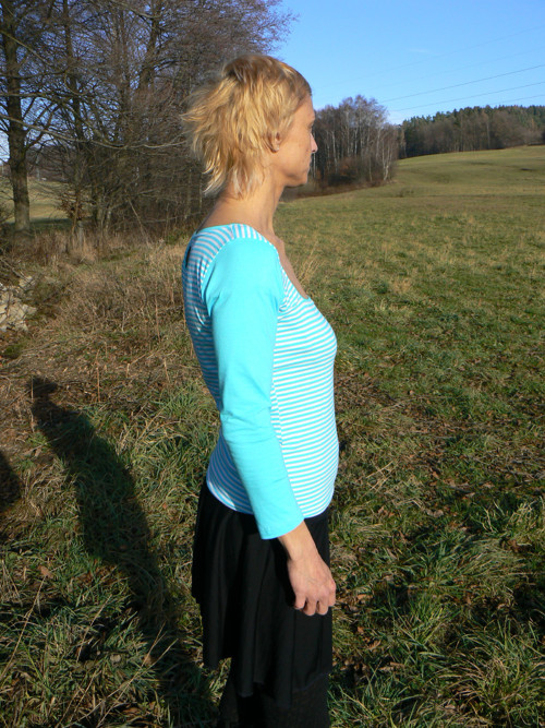 Triko modrobílé s modrým rukávem — foto 6