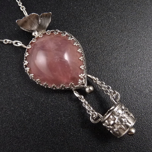 Malinový balón pro skřítka..amulet — foto 2