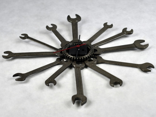 Designové hodiny "Wrench clock" — foto 2
