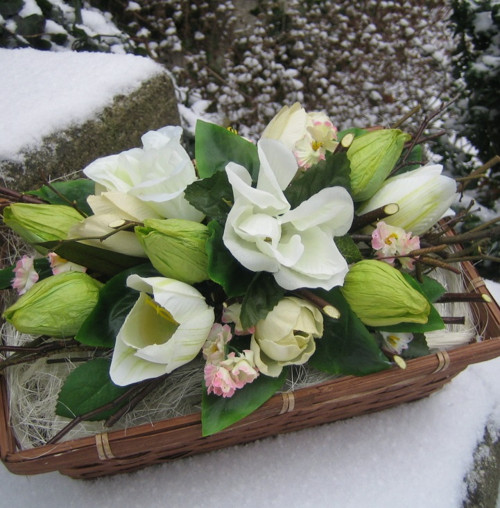 Jemný košík s tulipány — foto 3
