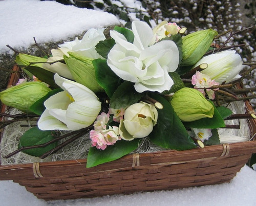 Jemný košík s tulipány — foto 4