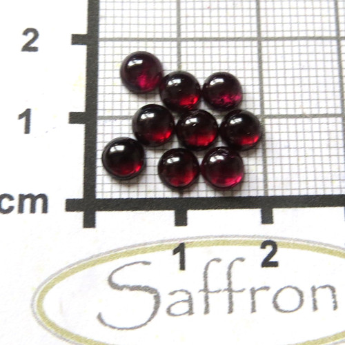 Granát Almandin -minikabošon- 5mm — foto 4