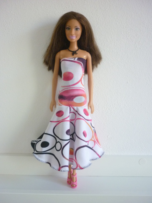 Šaty na panenku Barbie — foto 2