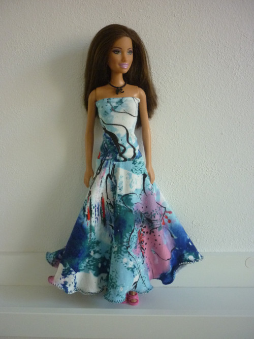Šaty na panenku Barbie — foto 2