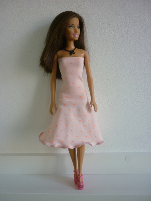 Šaty na panenku Barbie — foto 2