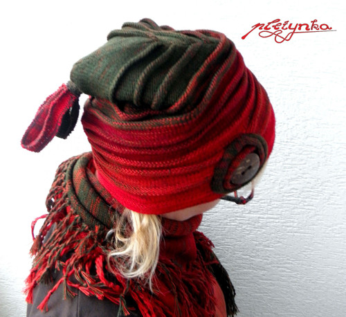Čepice kašpárek s knoflíkem — foto 3