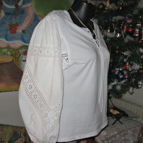 Halenka s bohatými rukávy — foto 2