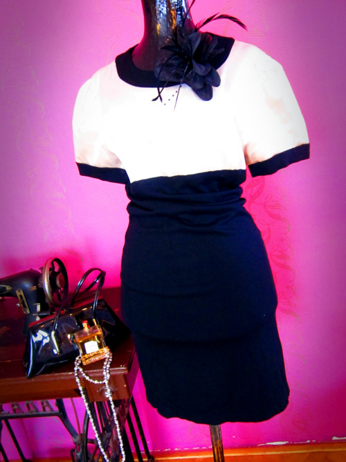 Šaty black&cream — foto 2