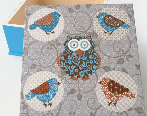 Dřevěná krabička - Ptáčci patchwork 2 (tyrkys) — foto 2