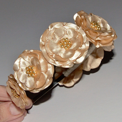 Čelenka - zlaté květy na přání — foto 2