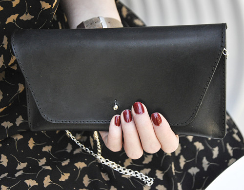 Řemínkové psaníčko - černé — foto 4