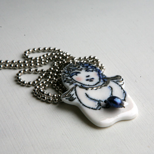 Anděl s perlou (porcelán) — foto 4