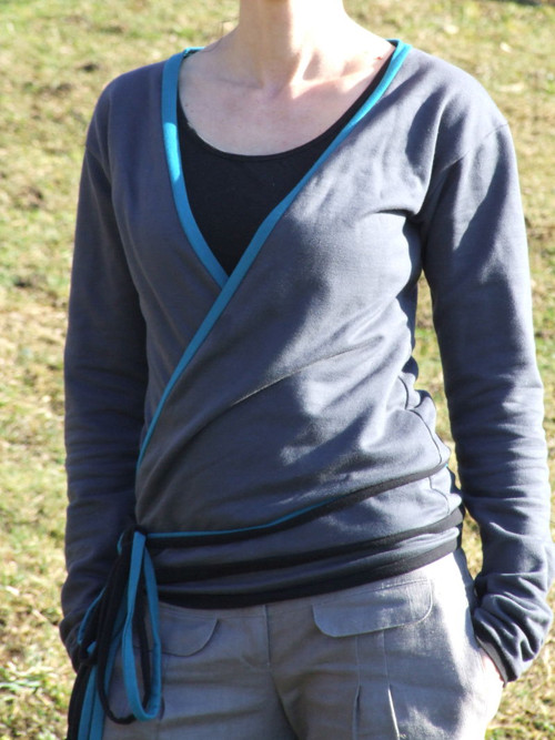 Šedá zavinovací mikina — foto 2