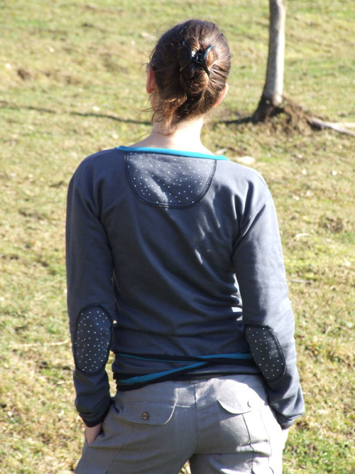 Šedá zavinovací mikina — foto 3