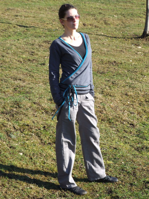 Šedá zavinovací mikina — foto 5