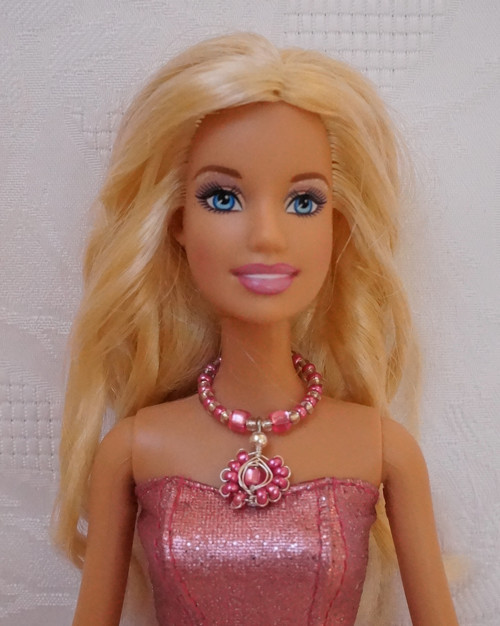 Šperk pro Barbie - drátovaný přívěsek — foto 2