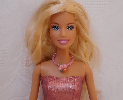 Náhrdelník pro Barbie s kuličkou — foto 3