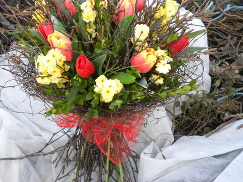 Březová kytka s tulipány — foto 6