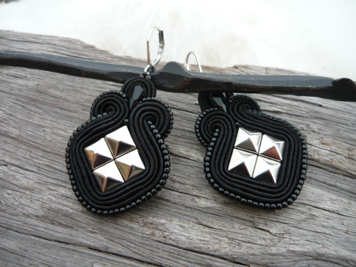 Soutache náušnice ROCK black NIKL — foto 2